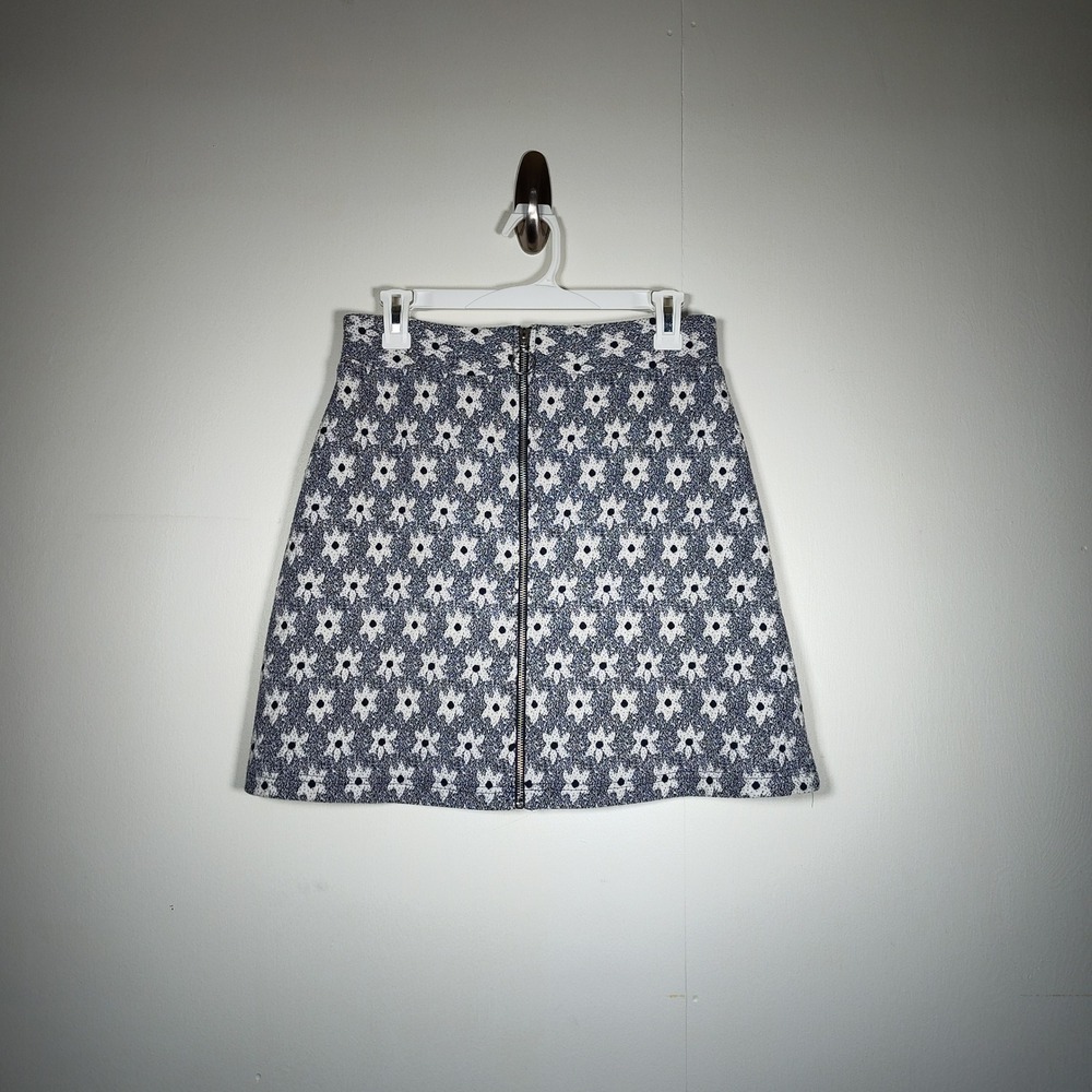 Maeve Anthropologie Navy White Floral Knit Mini Skirt Front Zip Ring Pull Size M